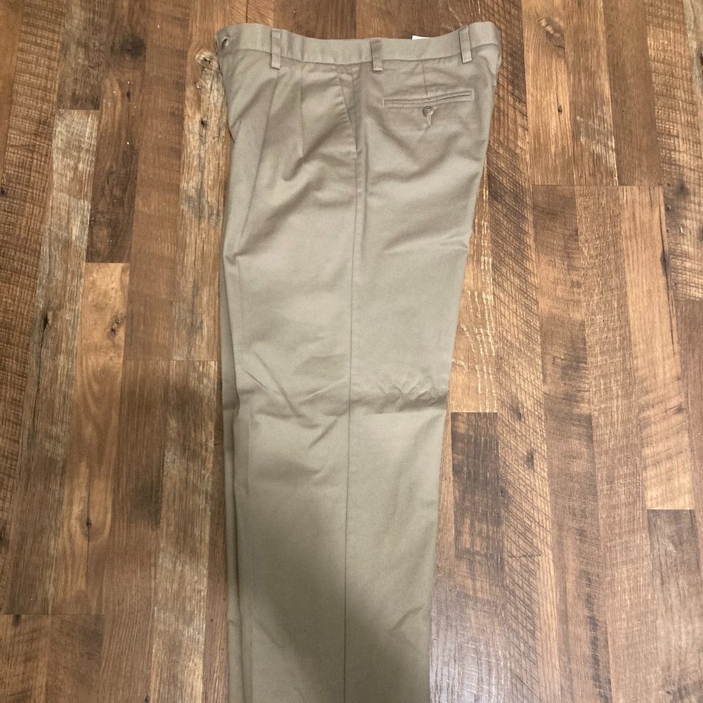 Docker's Pleated Pants 34X34